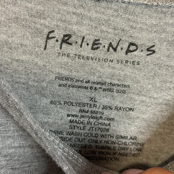FRIENDS S/S TEE SHIRT “CENTRAL PERK” COFFEE SHIRT  SIZE XL RUNS SMALLER - Picture 3 of 4